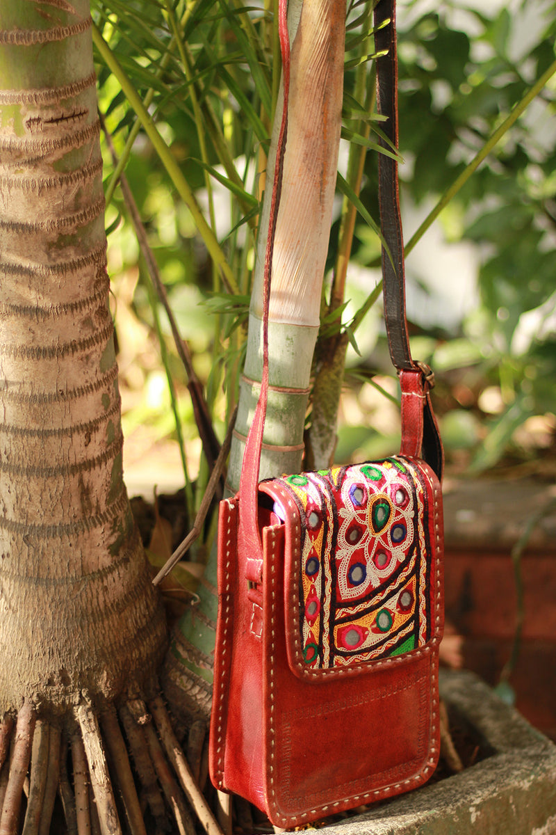 Handcrafted Kutchi Leather Bag Woven | Brown