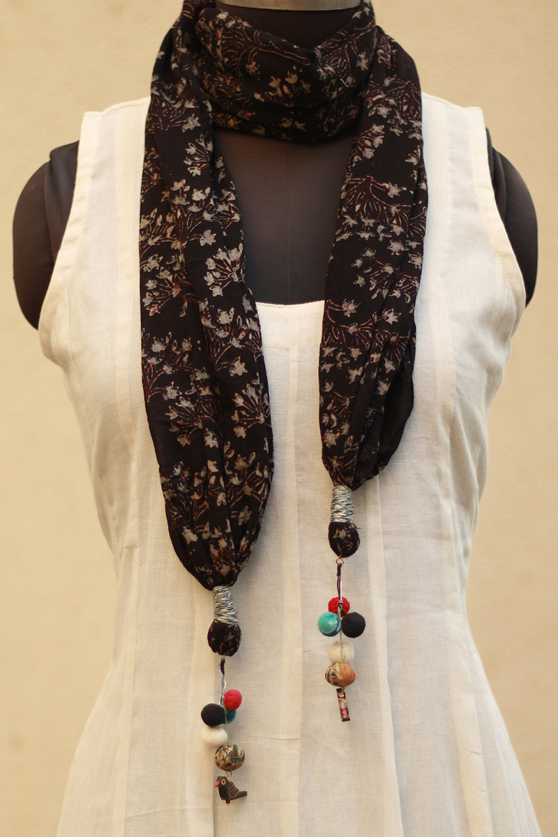 Phirki | Jewelled scarf | Mul Cotton | Noir Floral Ajrakh