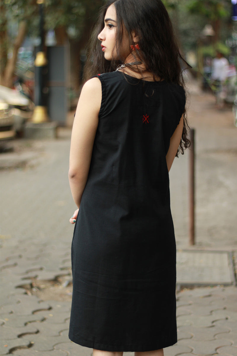 Midnight Dream | Short Dress | Noir Patteda Anchu