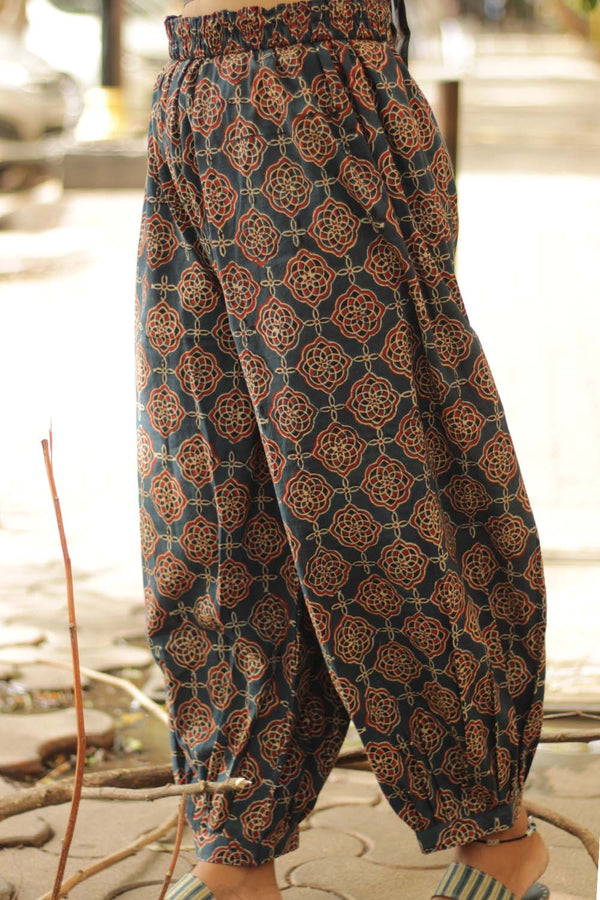 Black Cotton Harem Pants for Women Online India  CraftsandLooms   CraftsandLoomscom