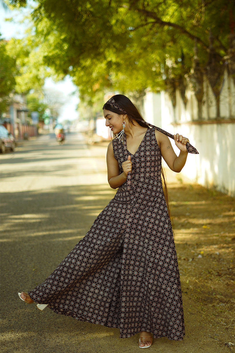 Urmi | Wide Legged Jumpsuit | Noir Trellis Ajrakh