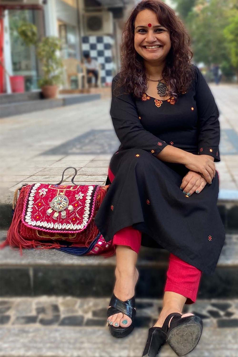 Hemavati | Hand Embroidered Kurta | Noir with Rouge