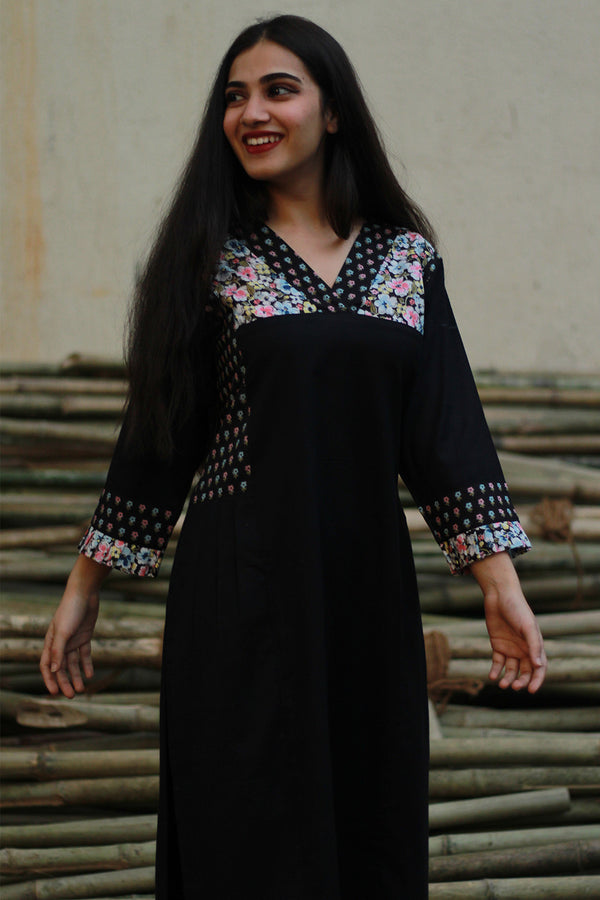 Mehek | Long Kurta | Noir with Floral Sanganeri