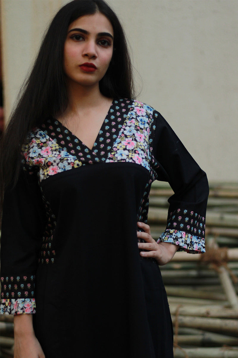 Mehek | Long Kurta | Noir with Floral Sanganeri