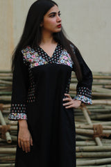 Mehek | Long Kurta | Noir with Floral Sanganeri