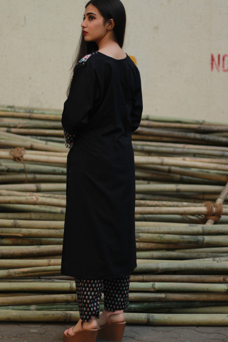 Mehek | Long Kurta | Noir with Floral Sanganeri