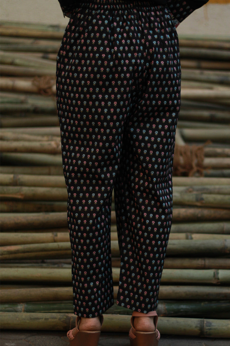 Ravina | Slim Pants | Noir Sanganeri