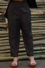 Ravina | Slim Pants | Noir Sanganeri