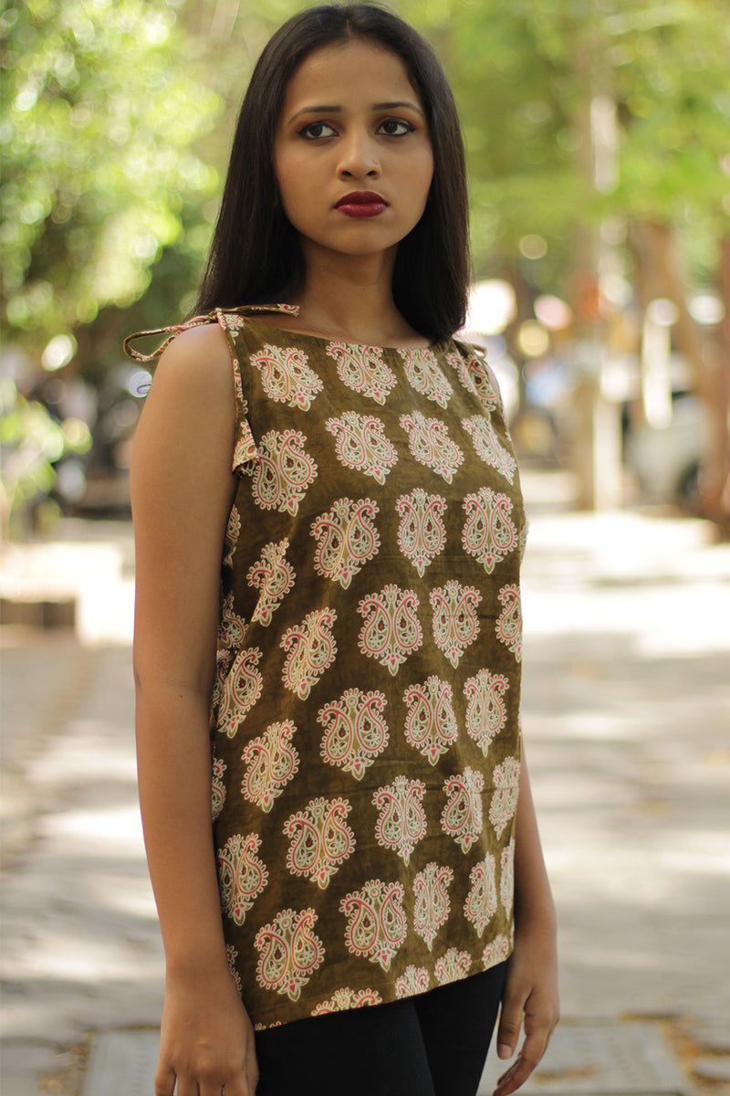 Chanchal | Dori Top | Green Floral Kairi Bagru