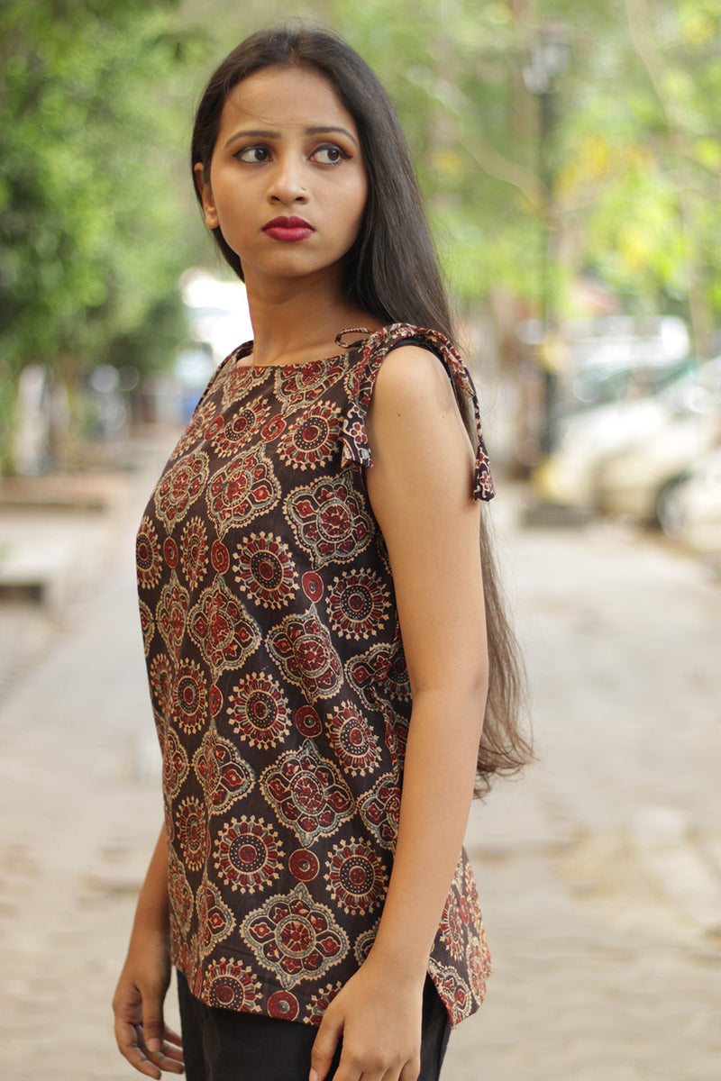 Chanchal | Dori Top | Noir Floral Hexagon Ajrakh