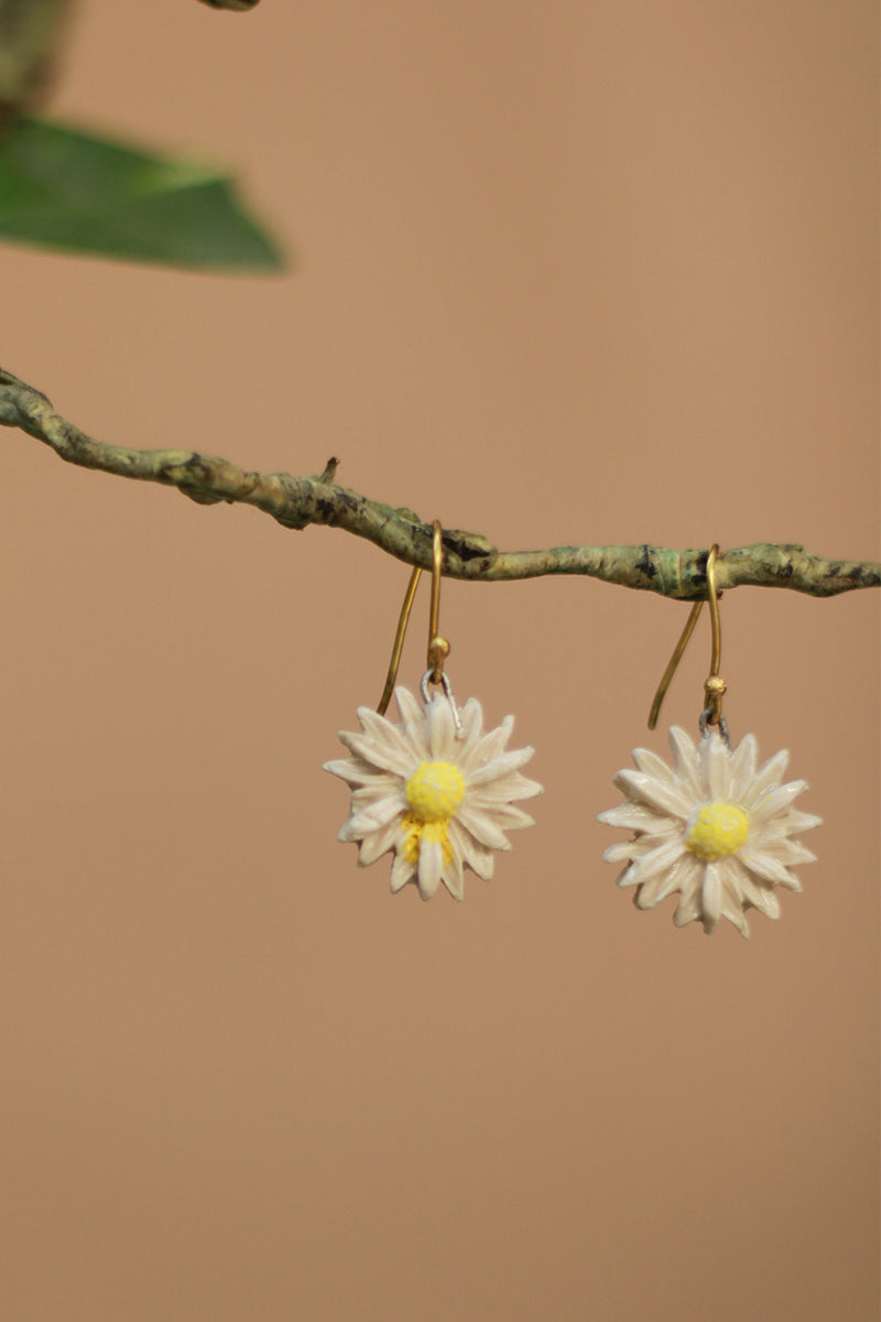 Sadhvi | Ceramic Daisy Earrings