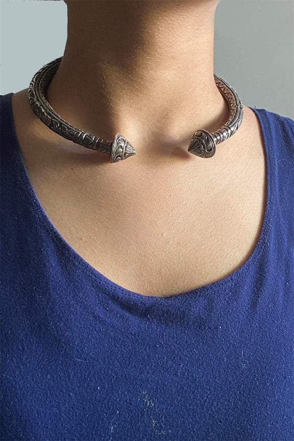 Sharwarish | Silver Hasli Necklace